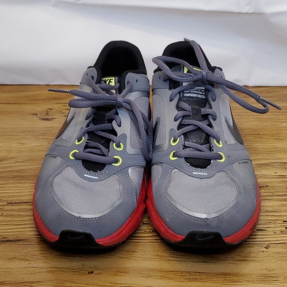 Nike Shoes - Nike Flywire Running Shoes 8.5